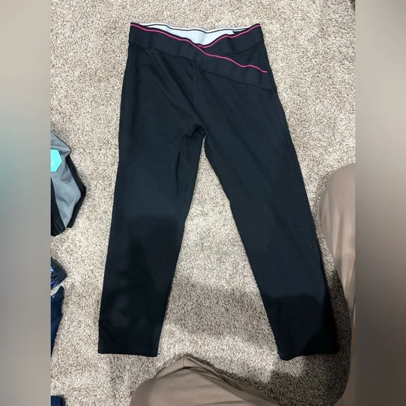 5 pair of Fabletics Leggings - Picture 3 of 4